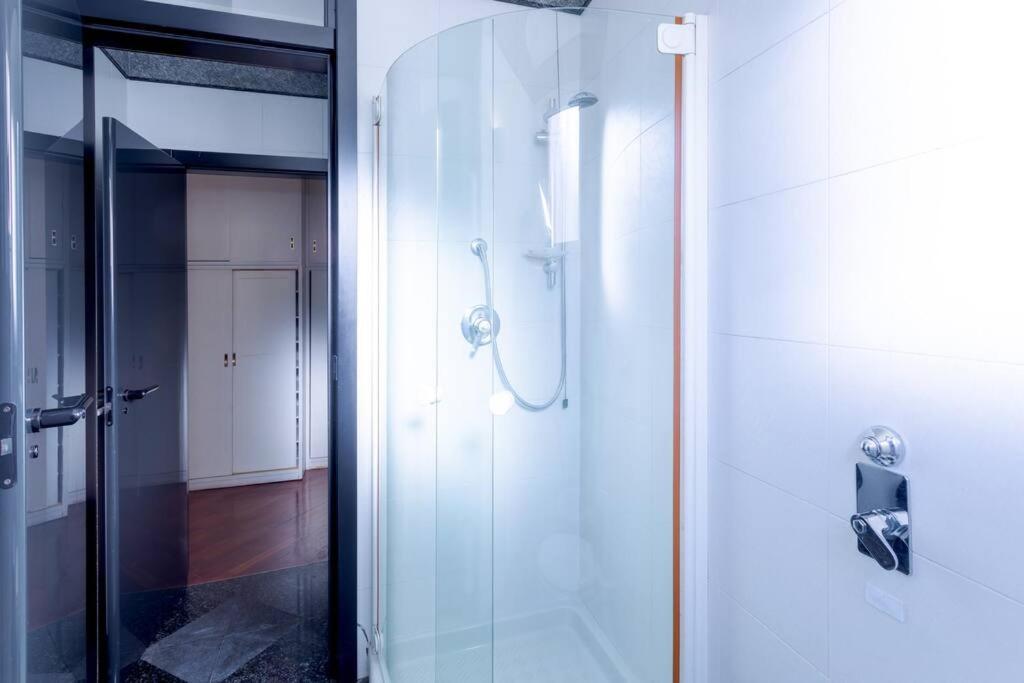Apartamento Duomo 10 Min Luxury • Terrazzo • Wi-Fi • Netflix Milán Exterior foto